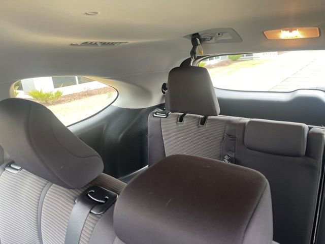 Used 2024 Toyota Highlander LE AWD/4WD image 16