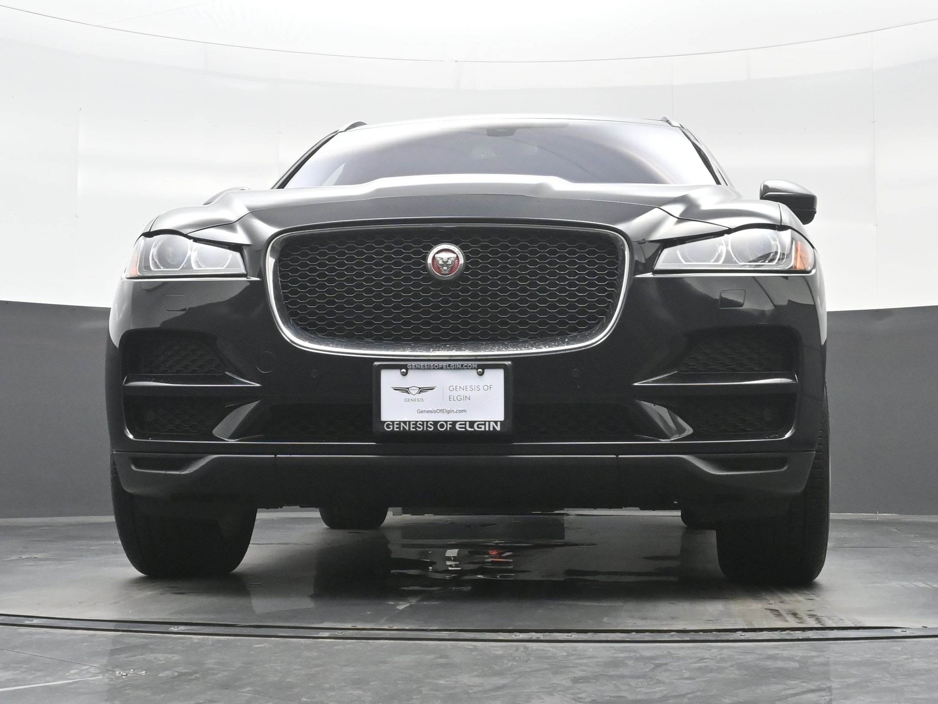 Used 2017 Jaguar F-PACE Premium image 29