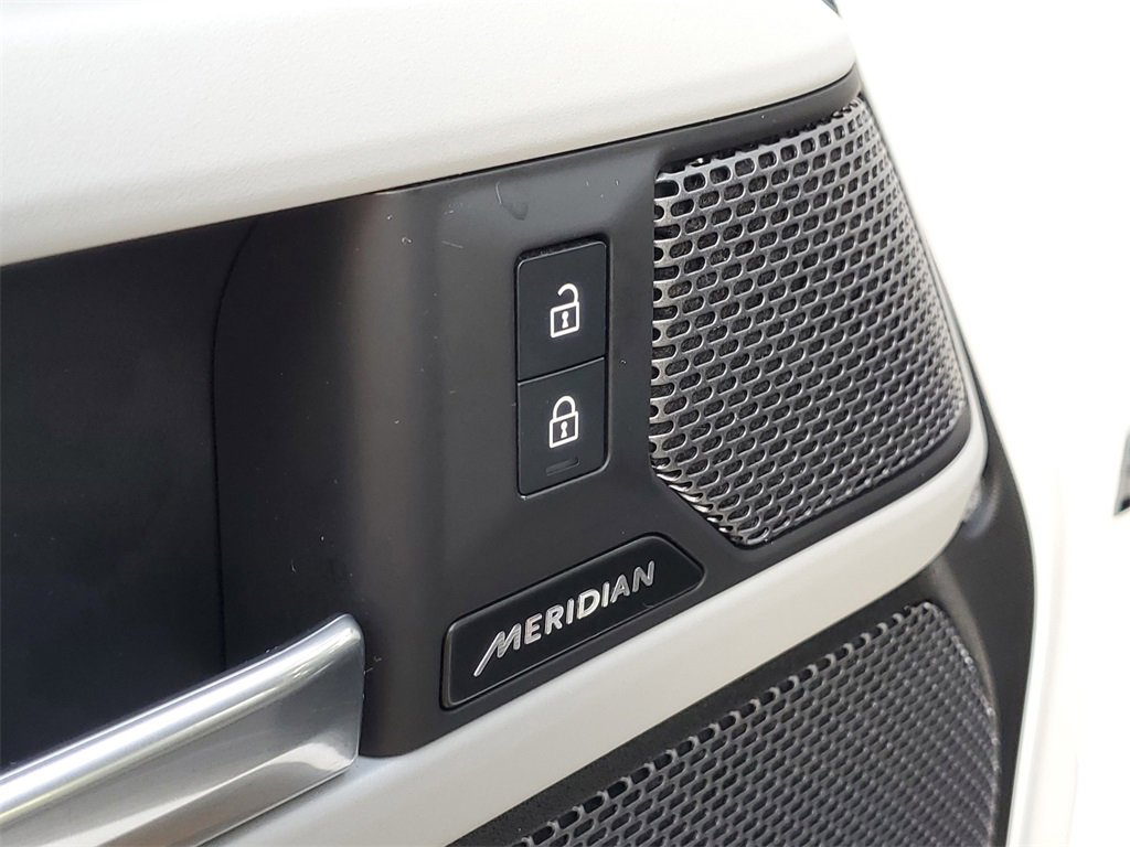 Used 2023 Land Rover Defender 110 S image 12