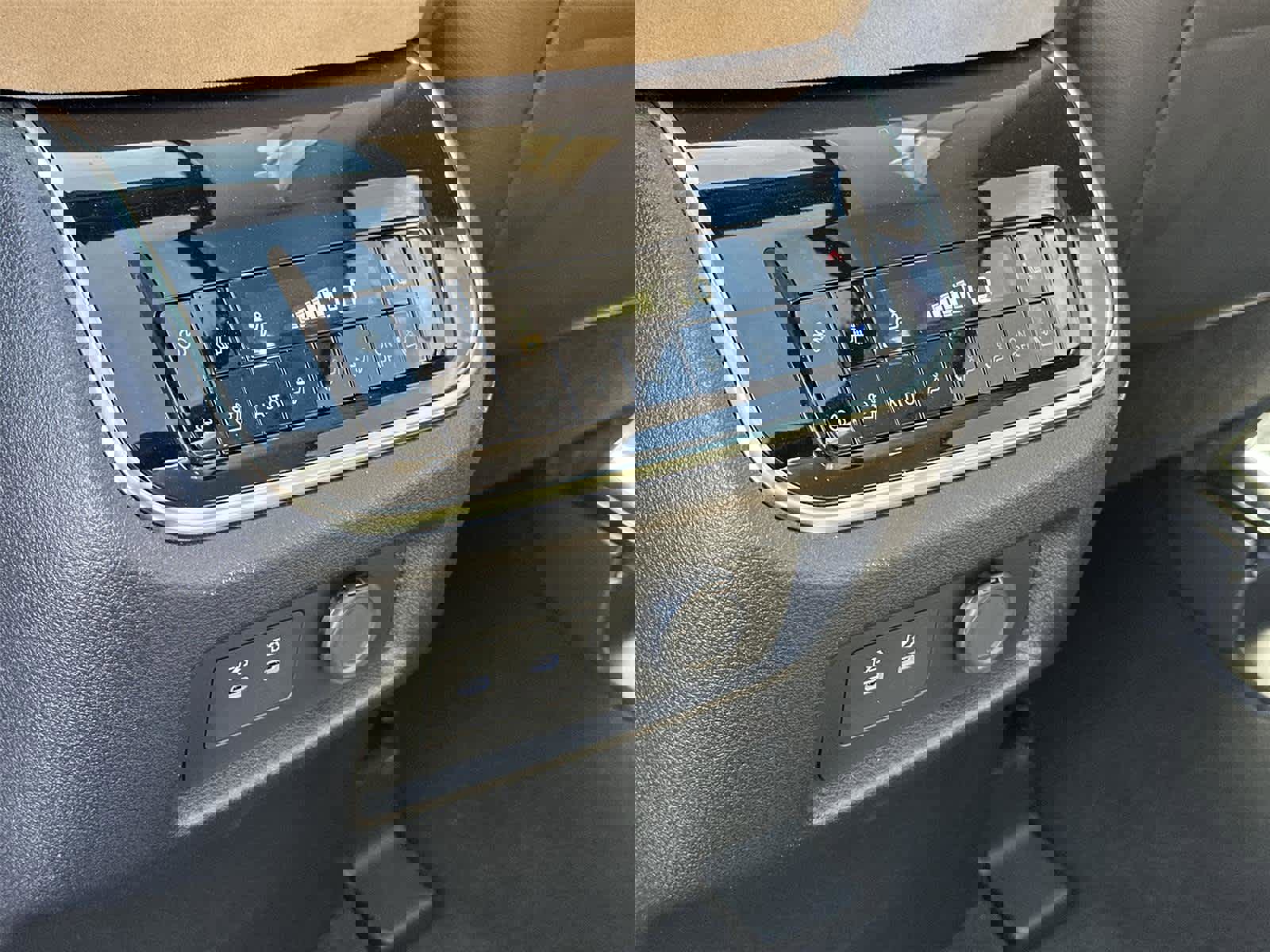 Used 2025 INFINITI QX80 Luxe image 31