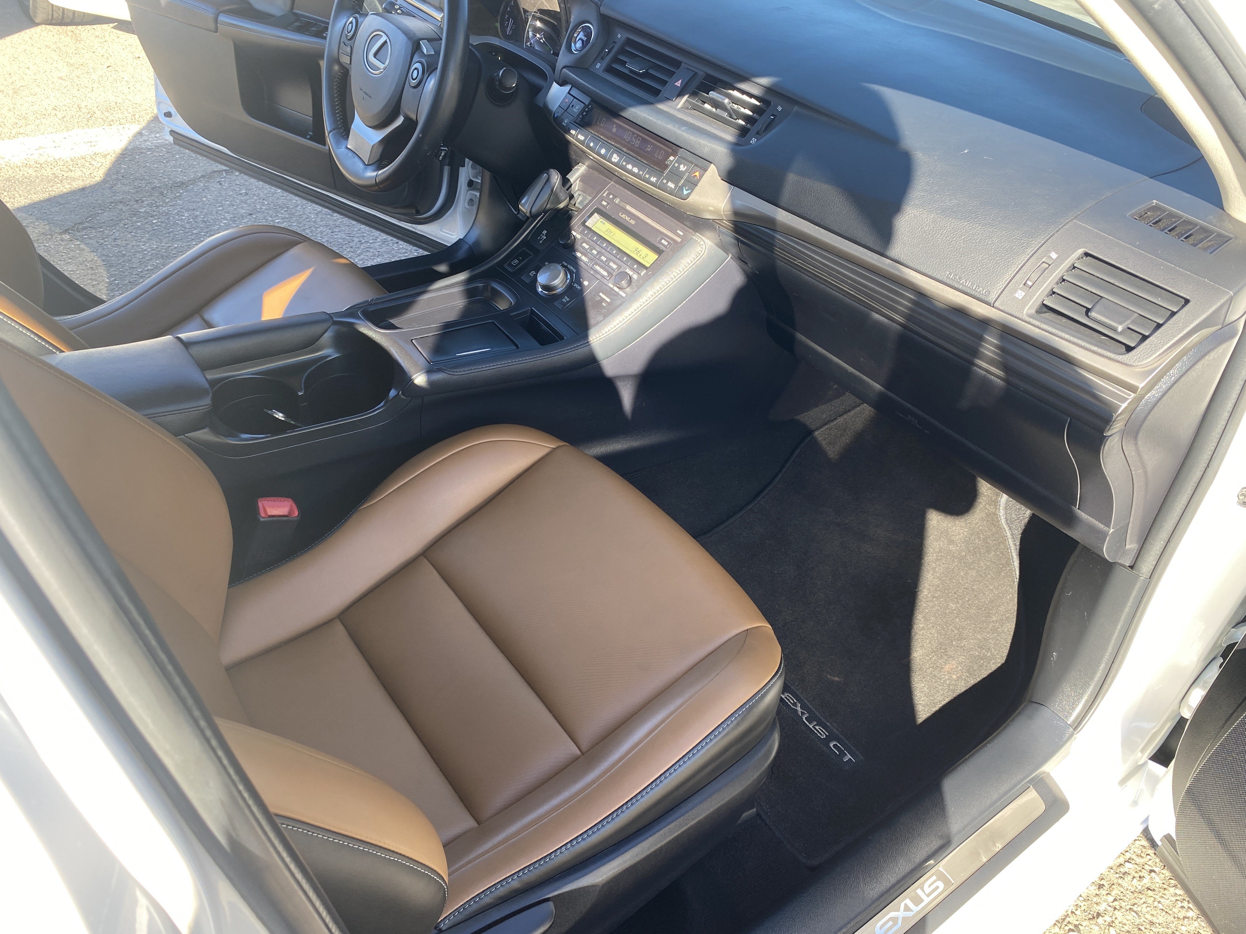 Used 2015 Lexus CT 200h FWD image 22