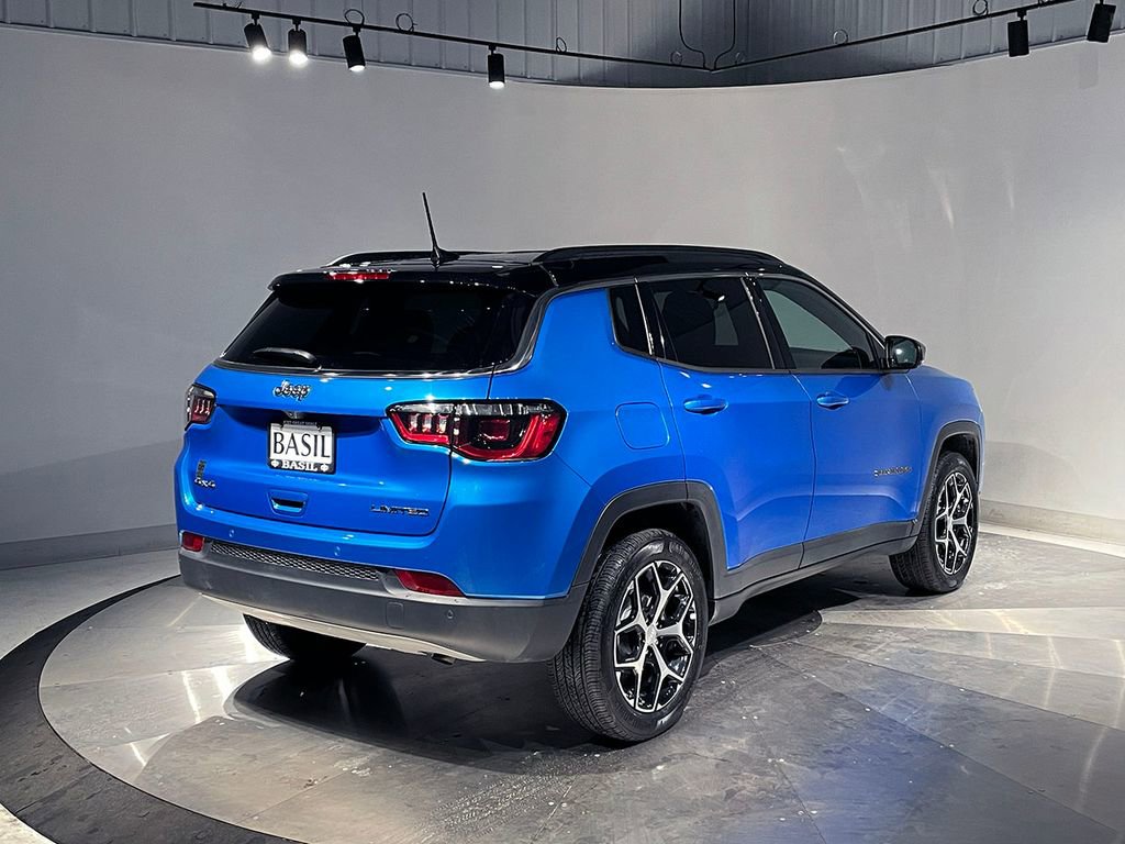 Used 2024 Jeep Compass Limited image 11