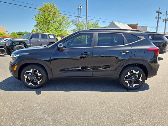 Used 2025 Kia Seltos S FWD image 12