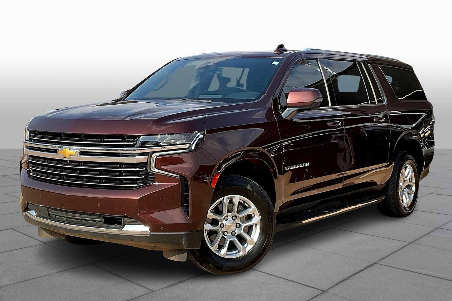 Used 2023 Chevrolet Suburban LT w/ LT Signature Package image 2
