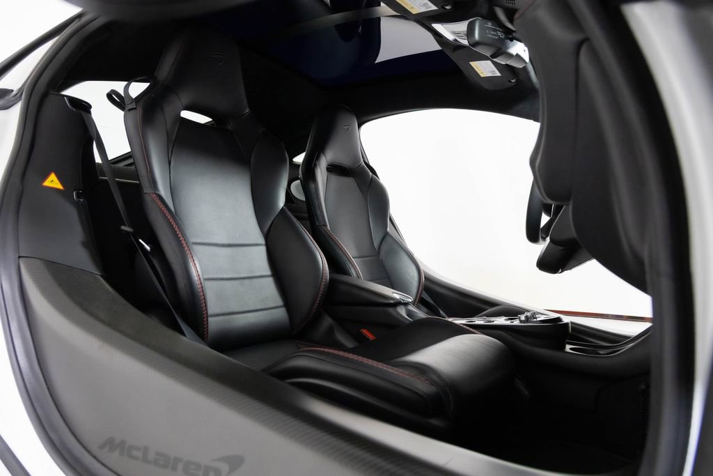 Used 2022 McLaren GT image 33