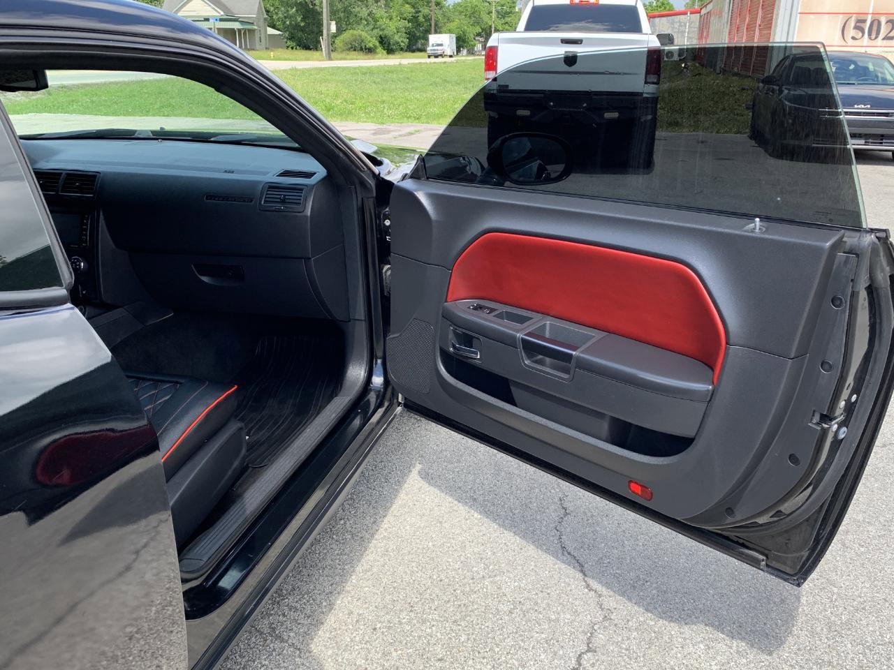Used 2014 Dodge Challenger SXT RWD image 28