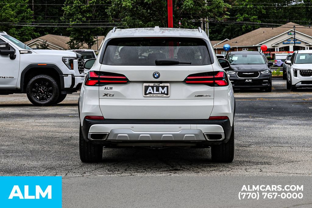 Used 2024 BMW X5 xDrive50e AWD/4WD image 11