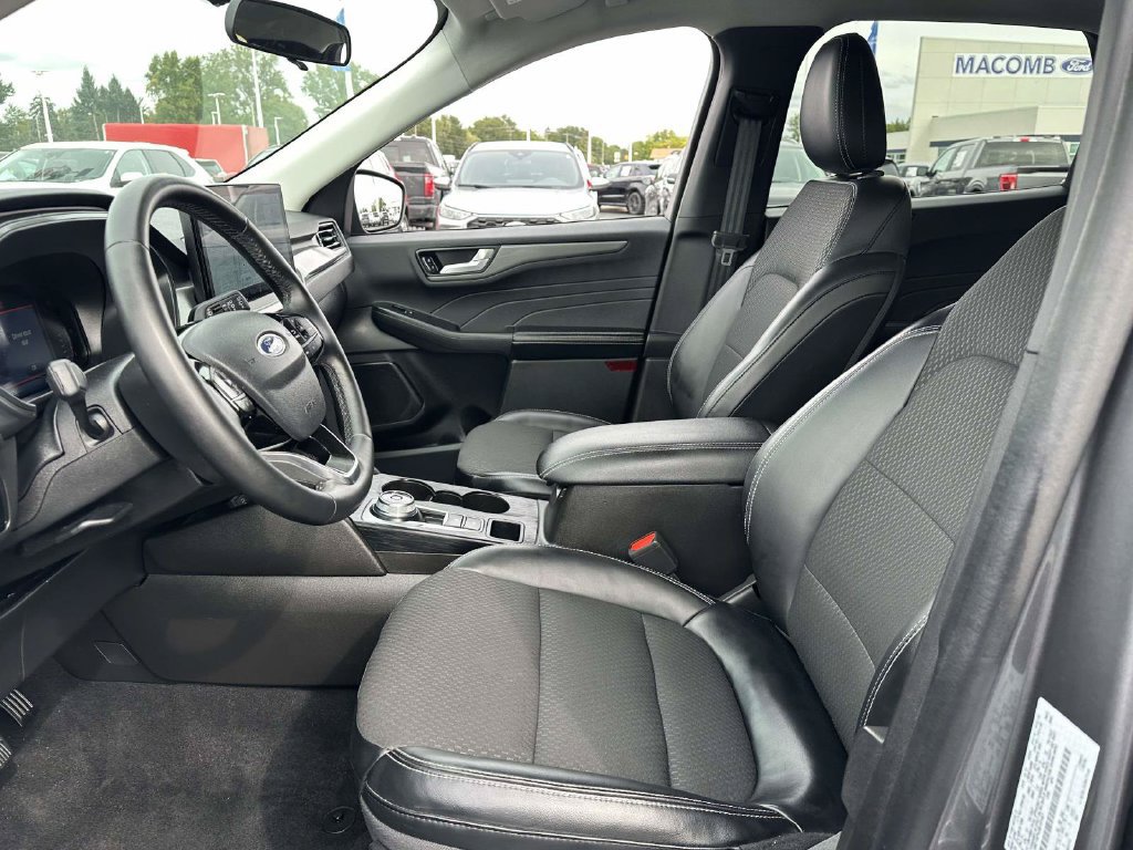 Certified 2023 Ford Escape SE FWD image 10