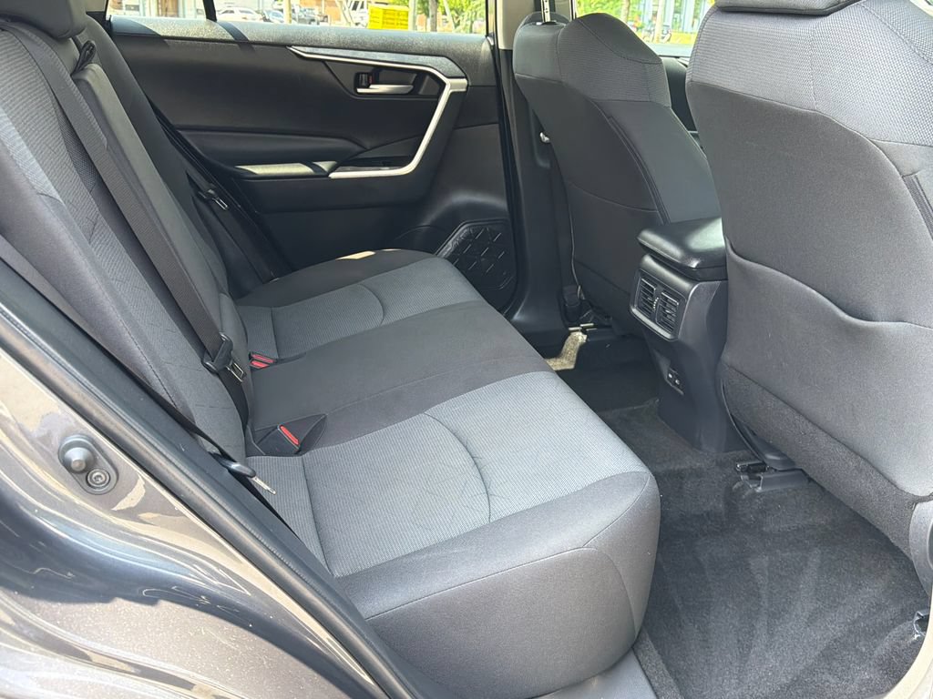 Used 2025 Toyota RAV4 XLE AWD/4WD image 14