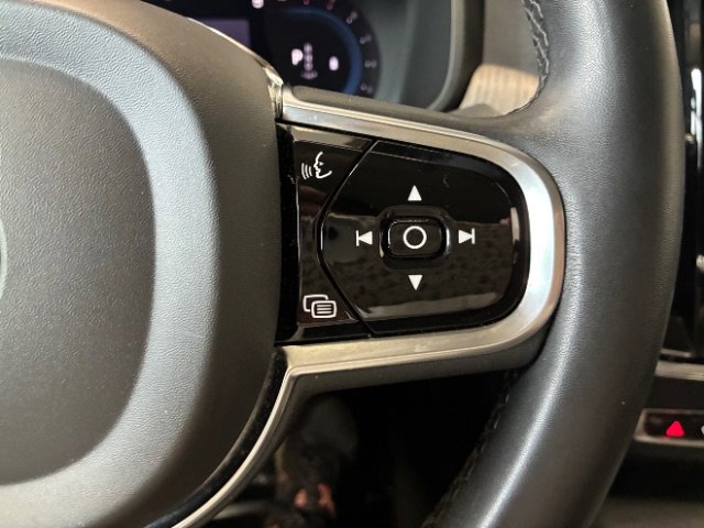 Used 2023 Volvo S90 B6 Plus image 20