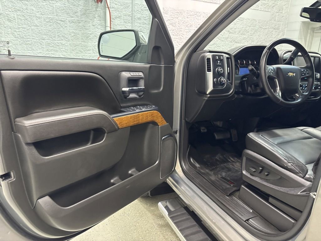 Used 2017 Chevrolet Silverado 1500 LTZ AWD/4WD image 15