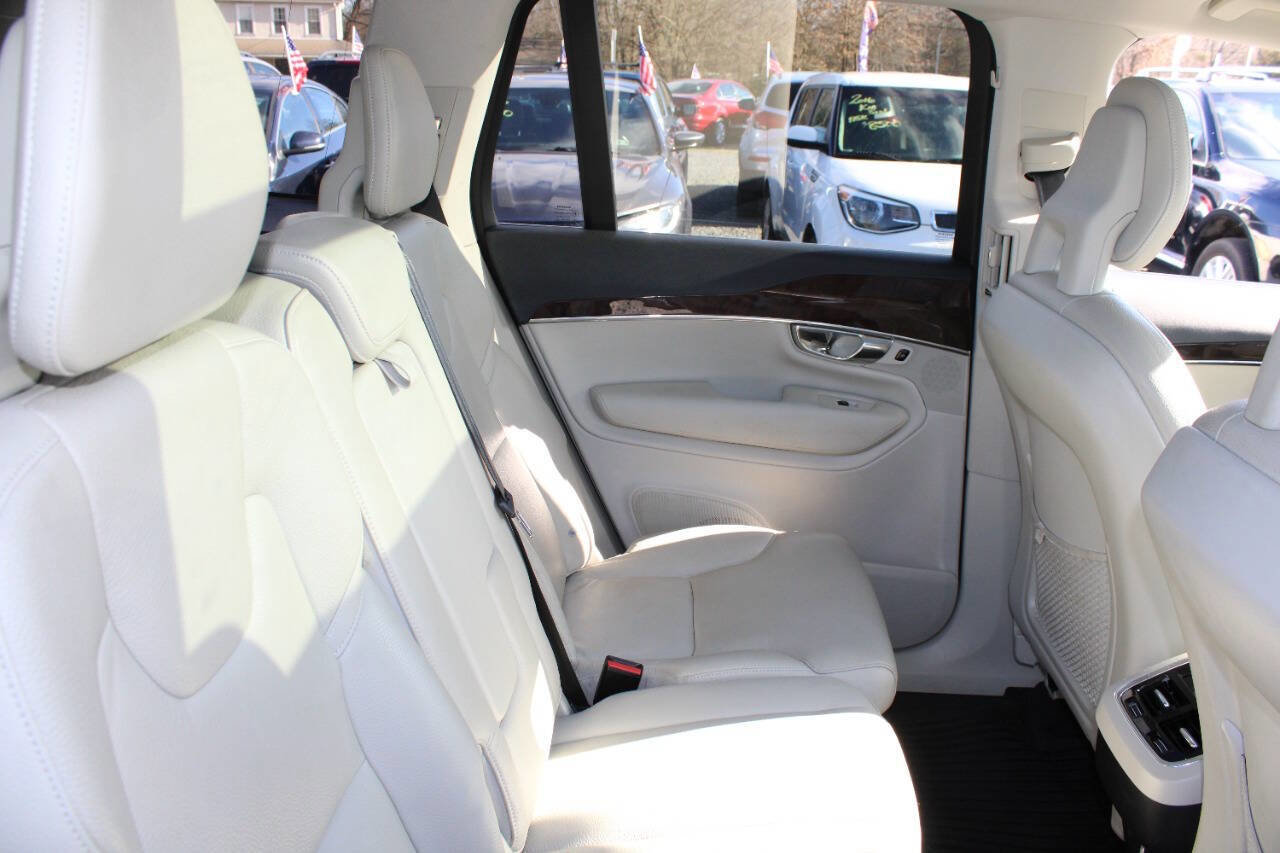 Used 2016 Volvo XC90 T6 Momentum w/ Momentum Plus Package image 19