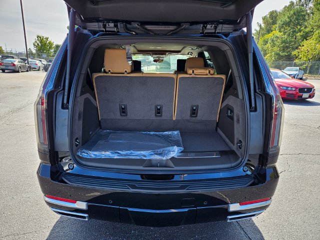 New 2026 Cadillac Escalade Luxury w/ Touring Package AWD/4WD image 18