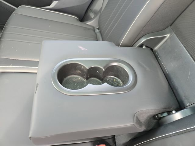 Used 2023 Volkswagen Tiguan SE w/ Panoramic Sunroof Package image 30