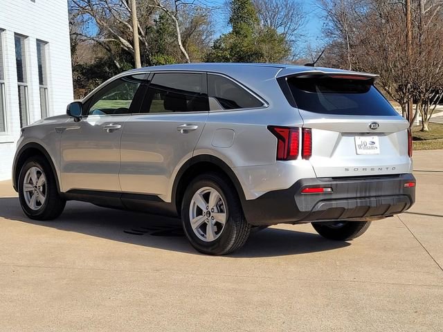 Used 2021 Kia Sorento LX image 6