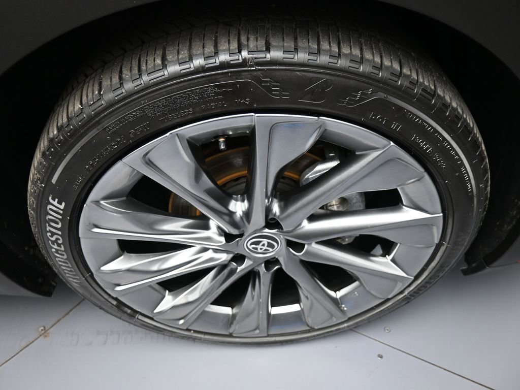 Used 2023 Toyota Crown Limited w/ Advanced Technology Package image 13