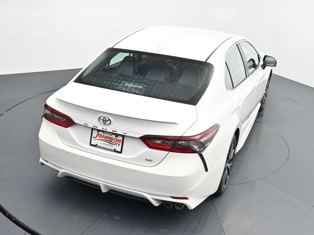 Used 2024 Toyota Camry SE w/ Cold Weather Package FWD image 28