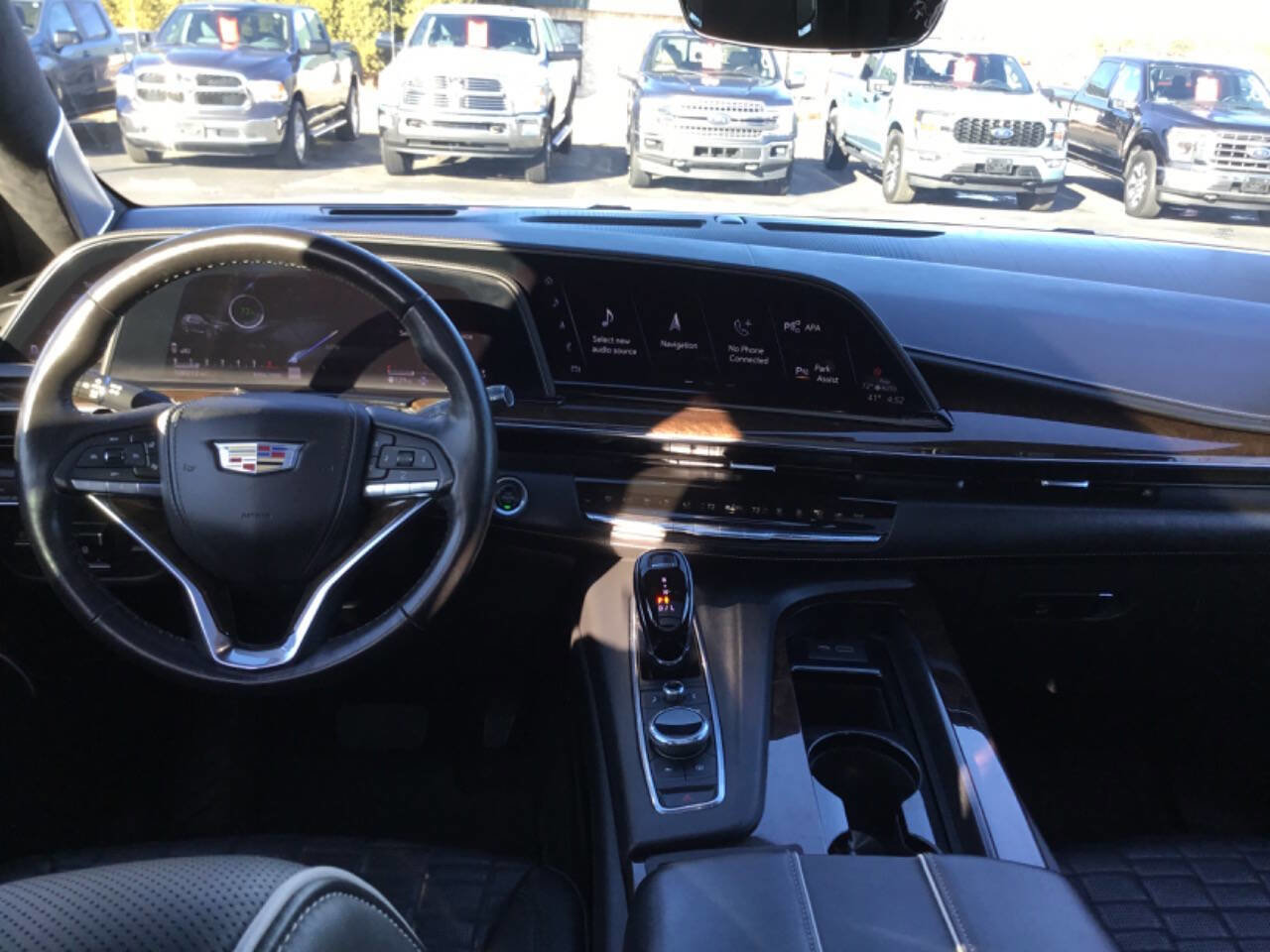 Used 2022 Cadillac Escalade ESV Sport Platinum w/ LPO, ONYX Package image 10