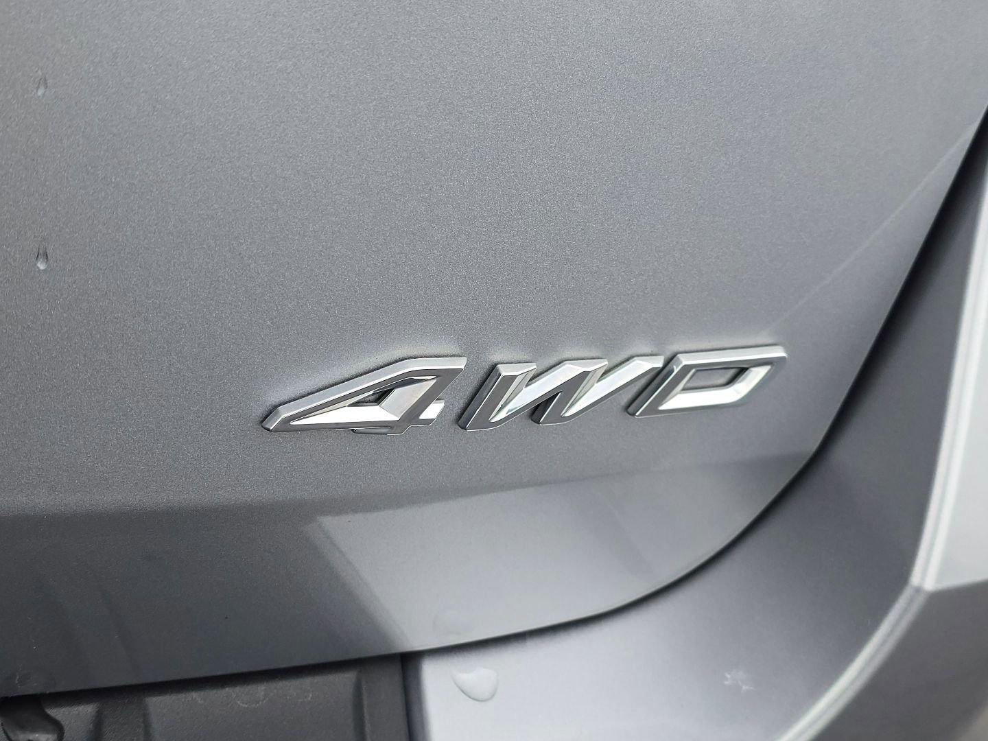 Used 2022 Ford Explorer XLT w/ Equipment Group 202A image 4