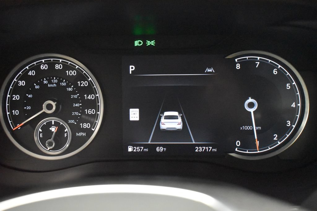 Used 2025 Genesis G70 2.5T AWD/4WD image 24