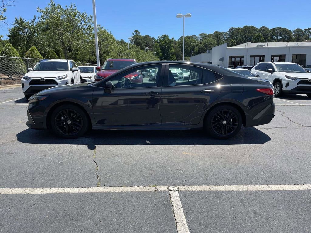 Used 2025 Toyota Camry SE FWD image 11