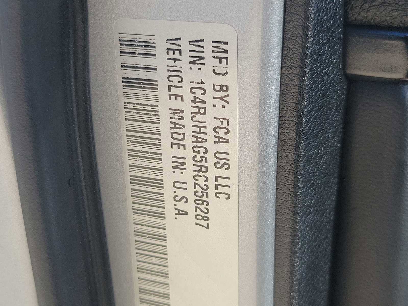 Used 2024 Jeep Grand Cherokee Laredo X w/ Luxury Tech Group I image 21