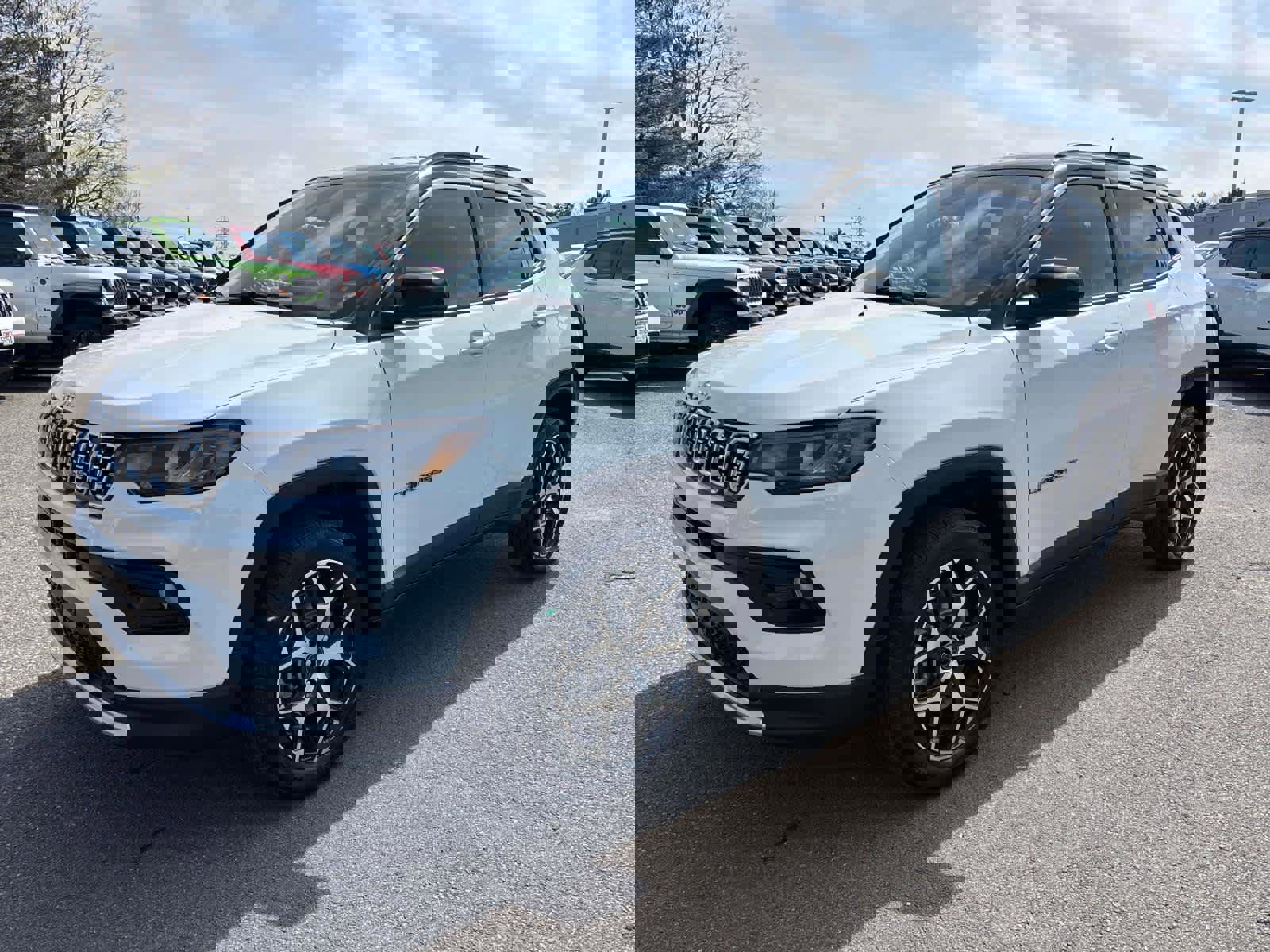 Used 2025 Jeep Compass Limited image 7