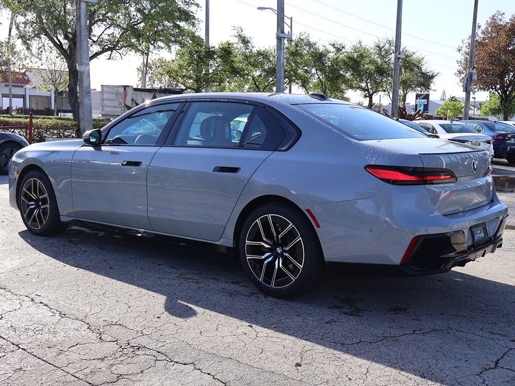 Used 2023 BMW 740i RWD image 9