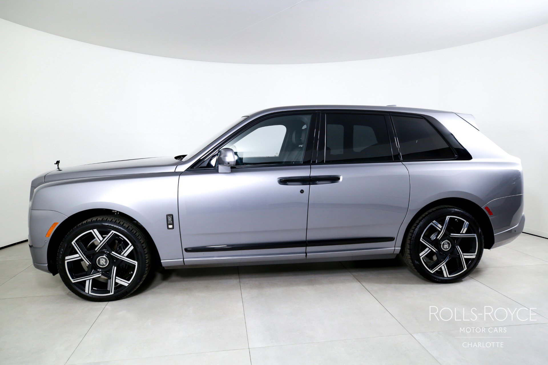 Used 2026 Rolls-Royce Cullinan Black Badge image 3