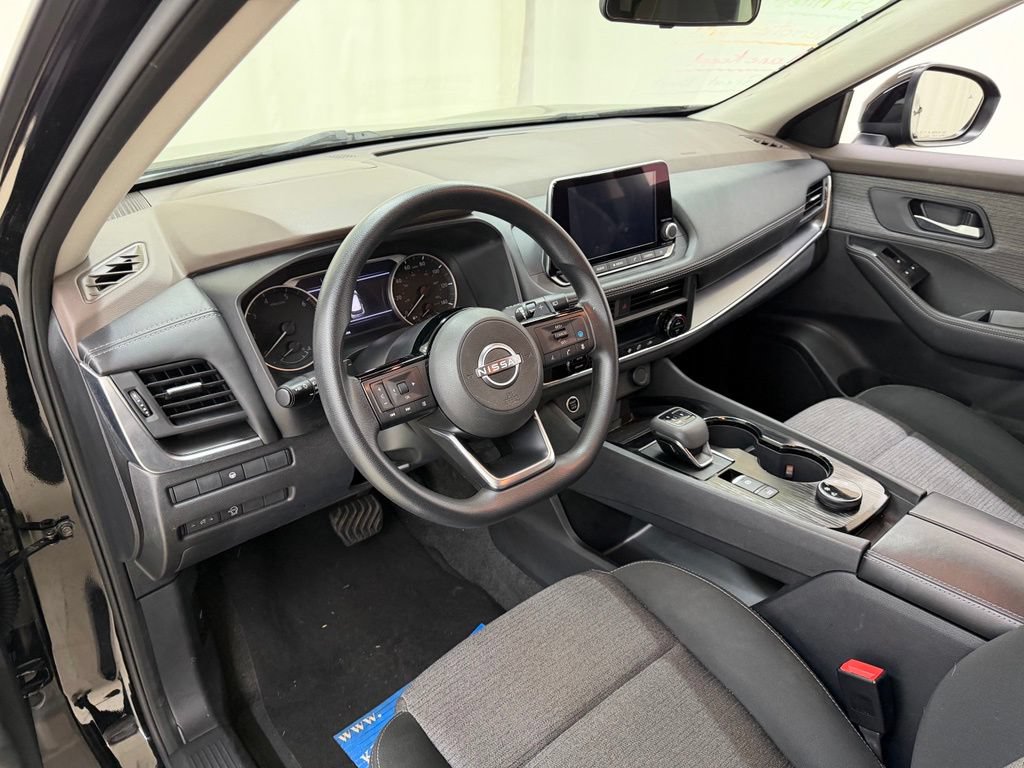 Used 2023 Nissan Rogue SV AWD/4WD image 20