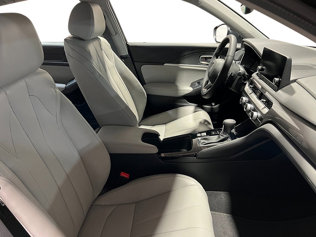 New 2025 Acura Integra image 32