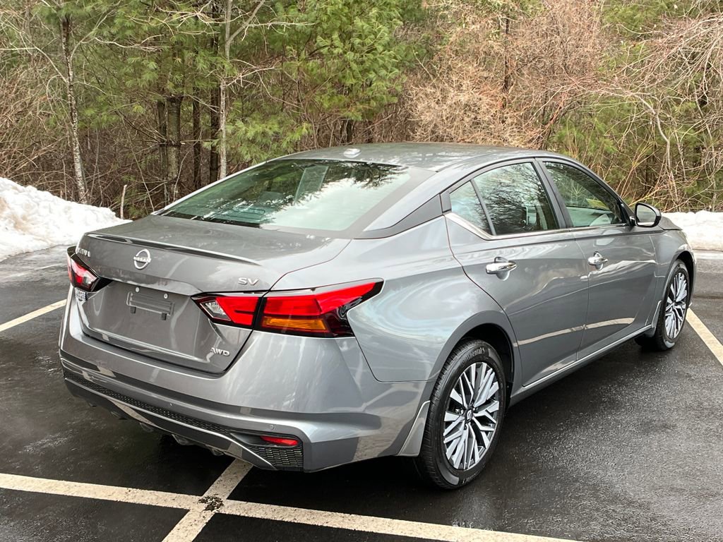 Used 2024 Nissan Altima 2.5 SV image 5