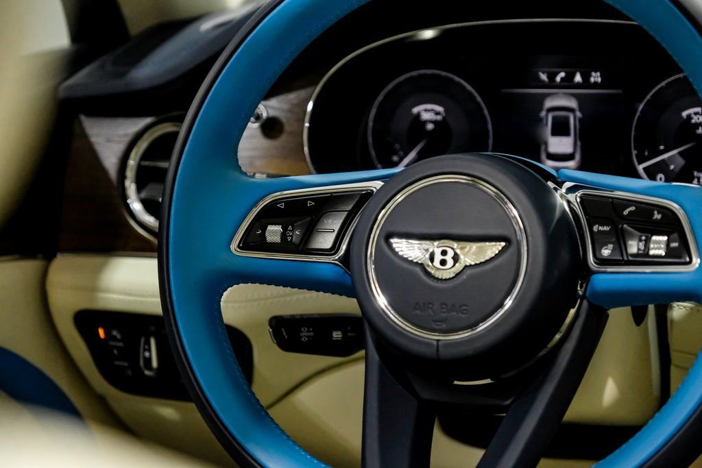 Used 2023 Bentley Bentayga Speed image 14