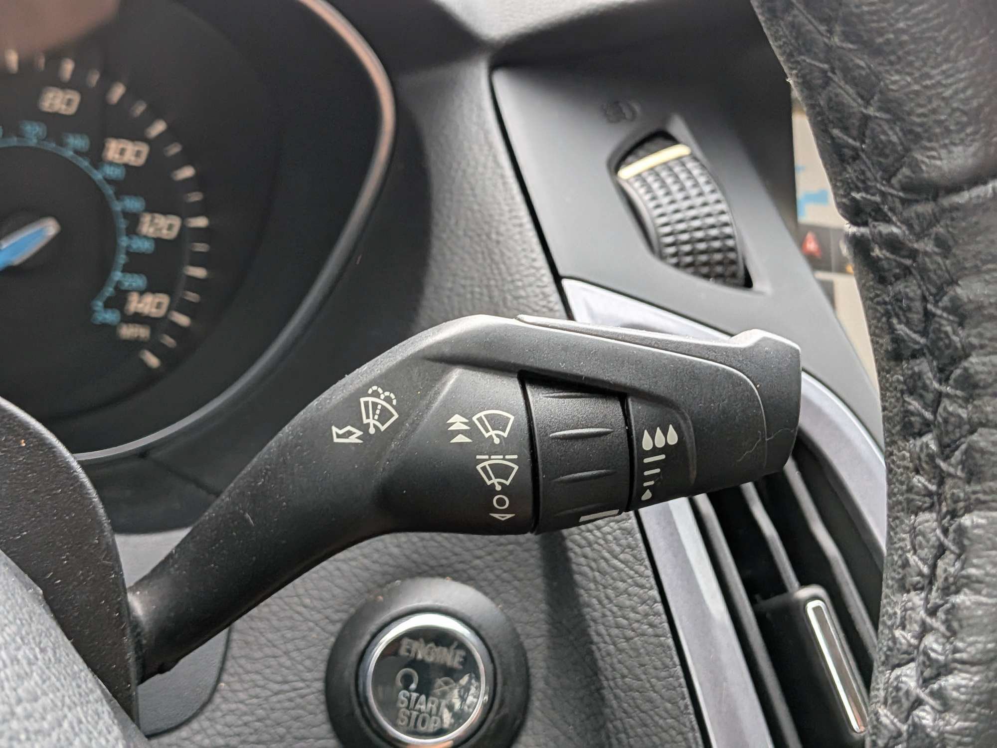 Used 2014 Ford Focus Titanium FWD image 32