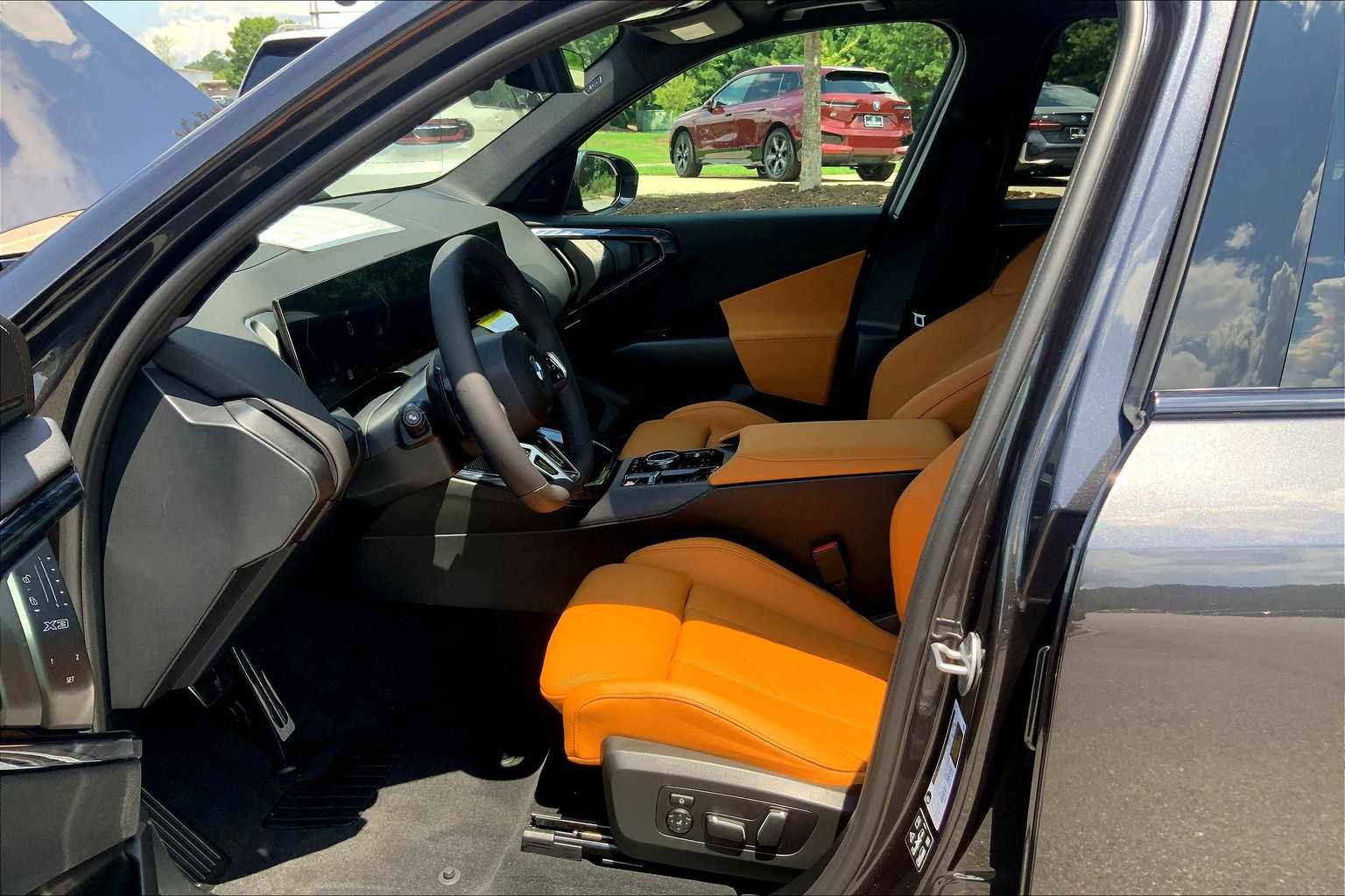 Used 2025 BMW X3 xDrive30i w/ Premium Package AWD/4WD image 7