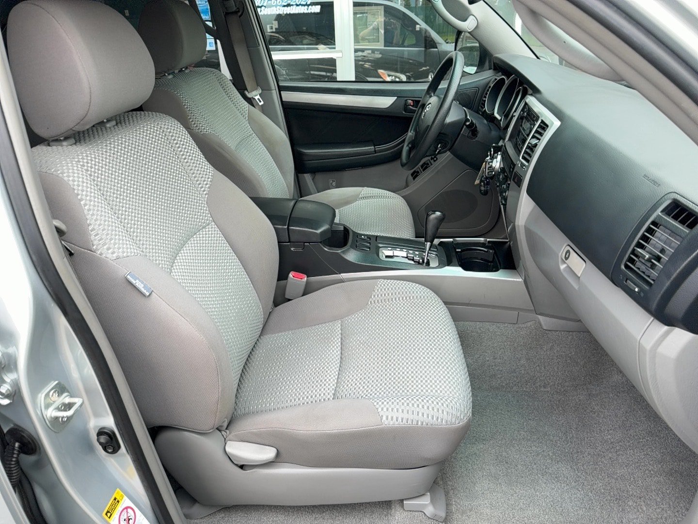 Used 2007 Toyota 4Runner SR5 AWD/4WD image 19