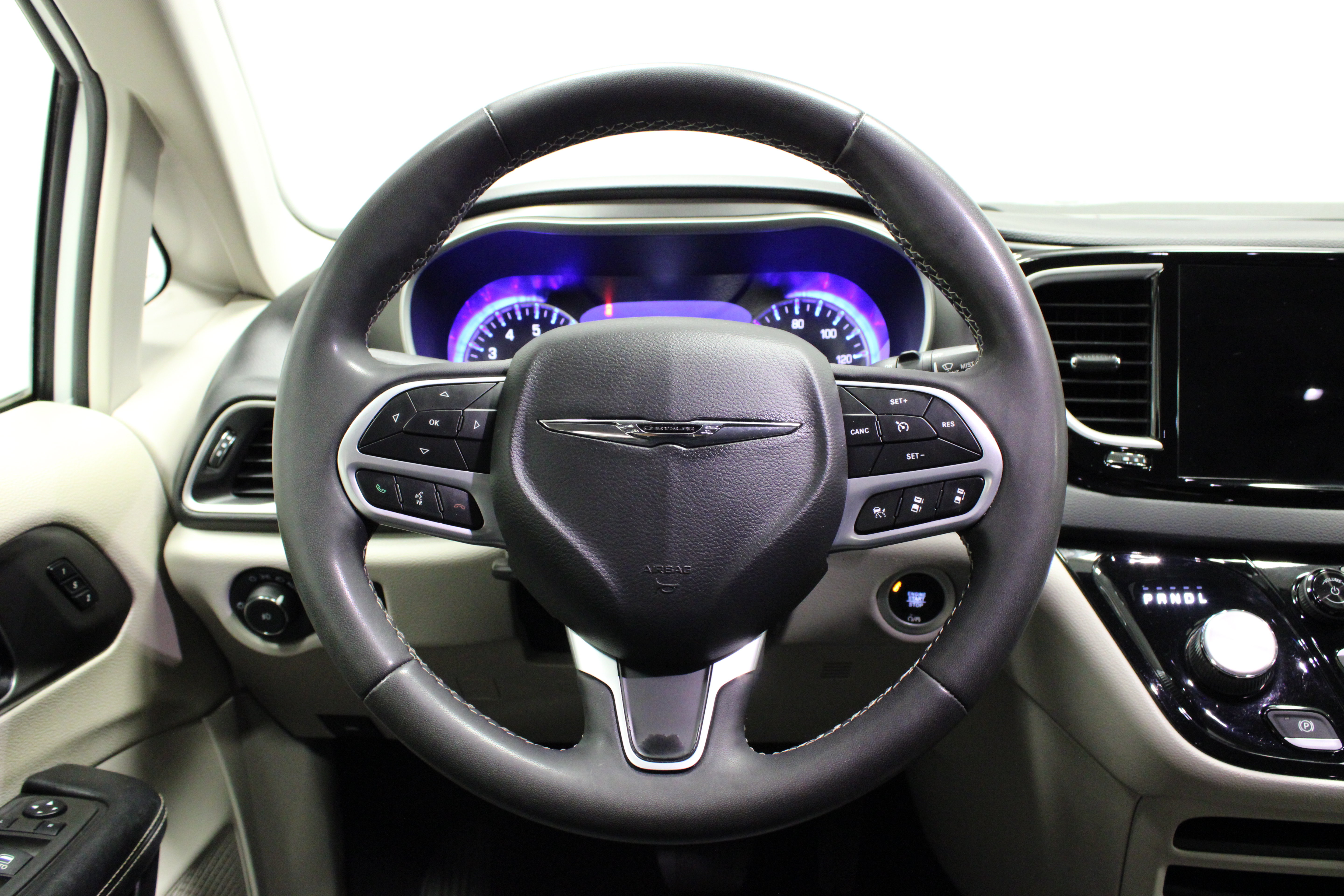 Used 2022 Chrysler Pacifica Touring-L FWD image 21