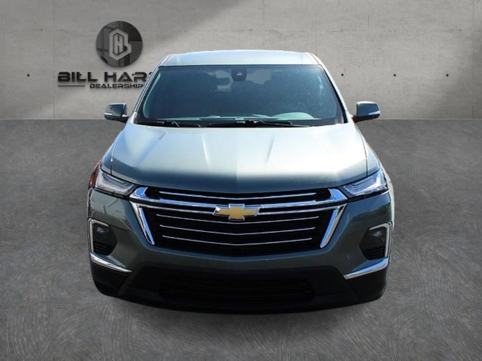 Used 2023 Chevrolet Traverse LT image 2