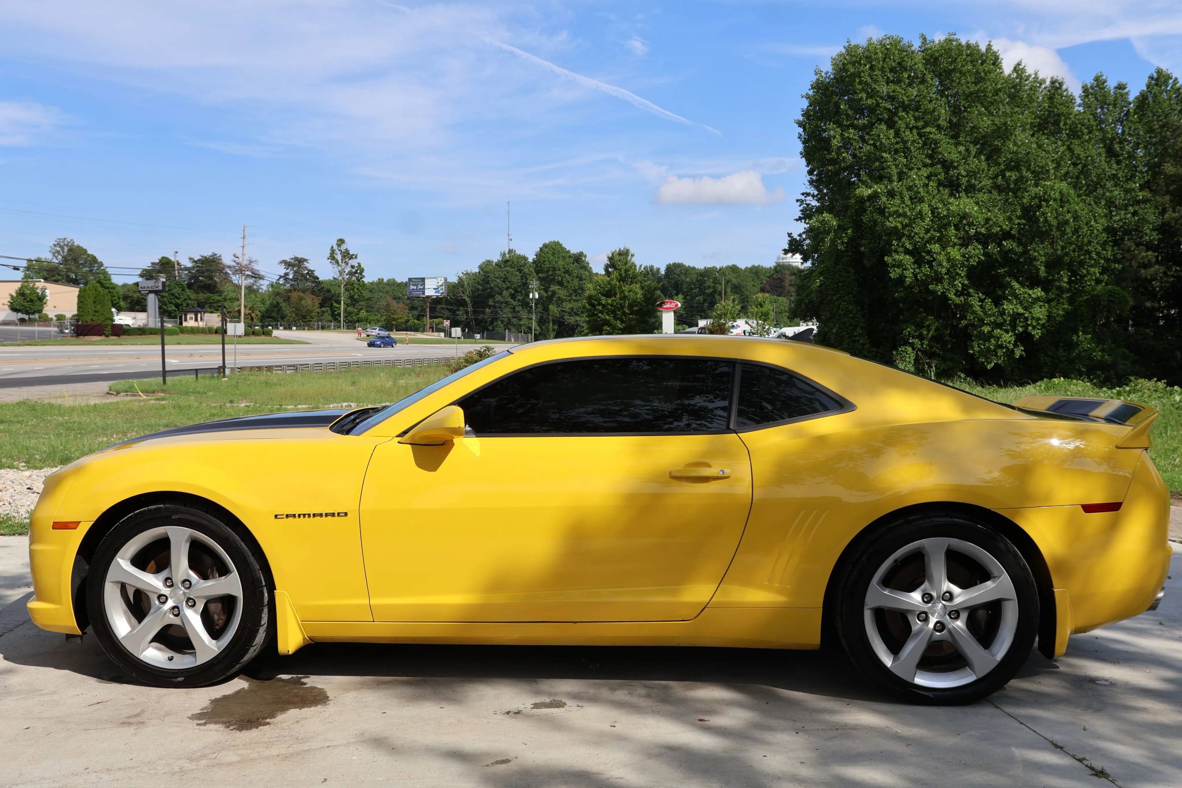 Used 2013 Chevrolet Camaro SS image 2
