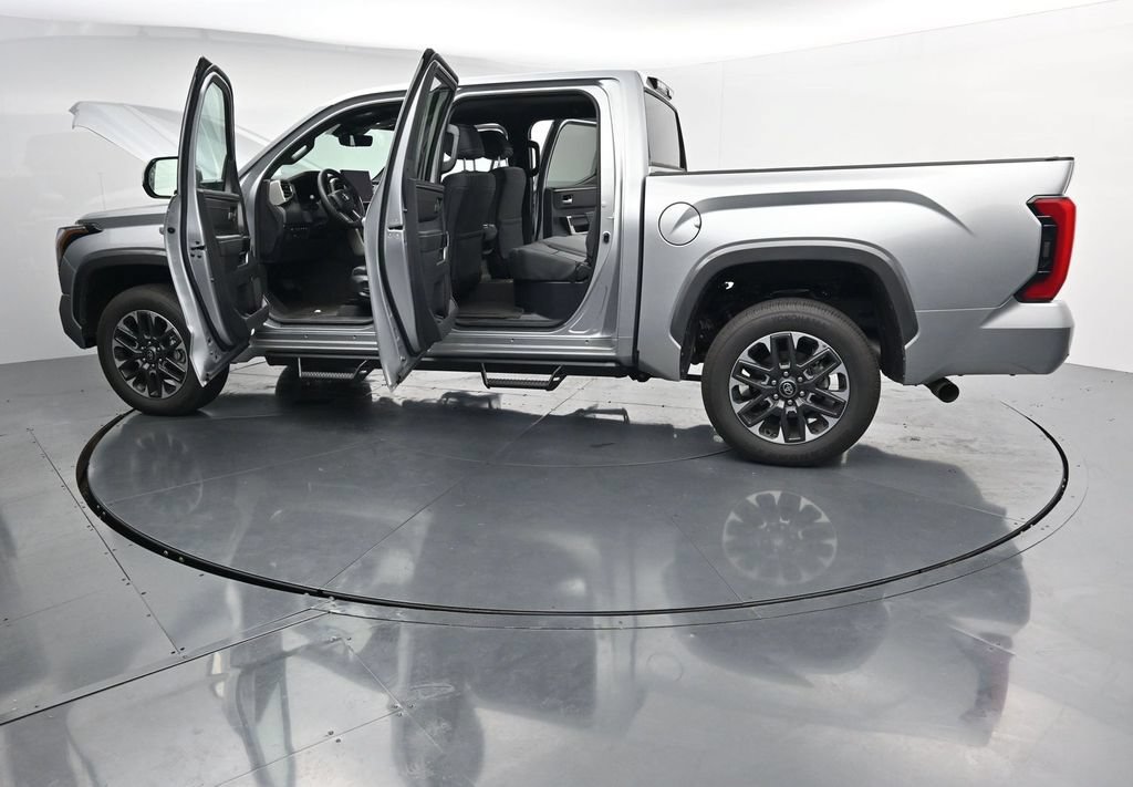 Used 2026 Toyota Tundra Limited AWD/4WD image 28