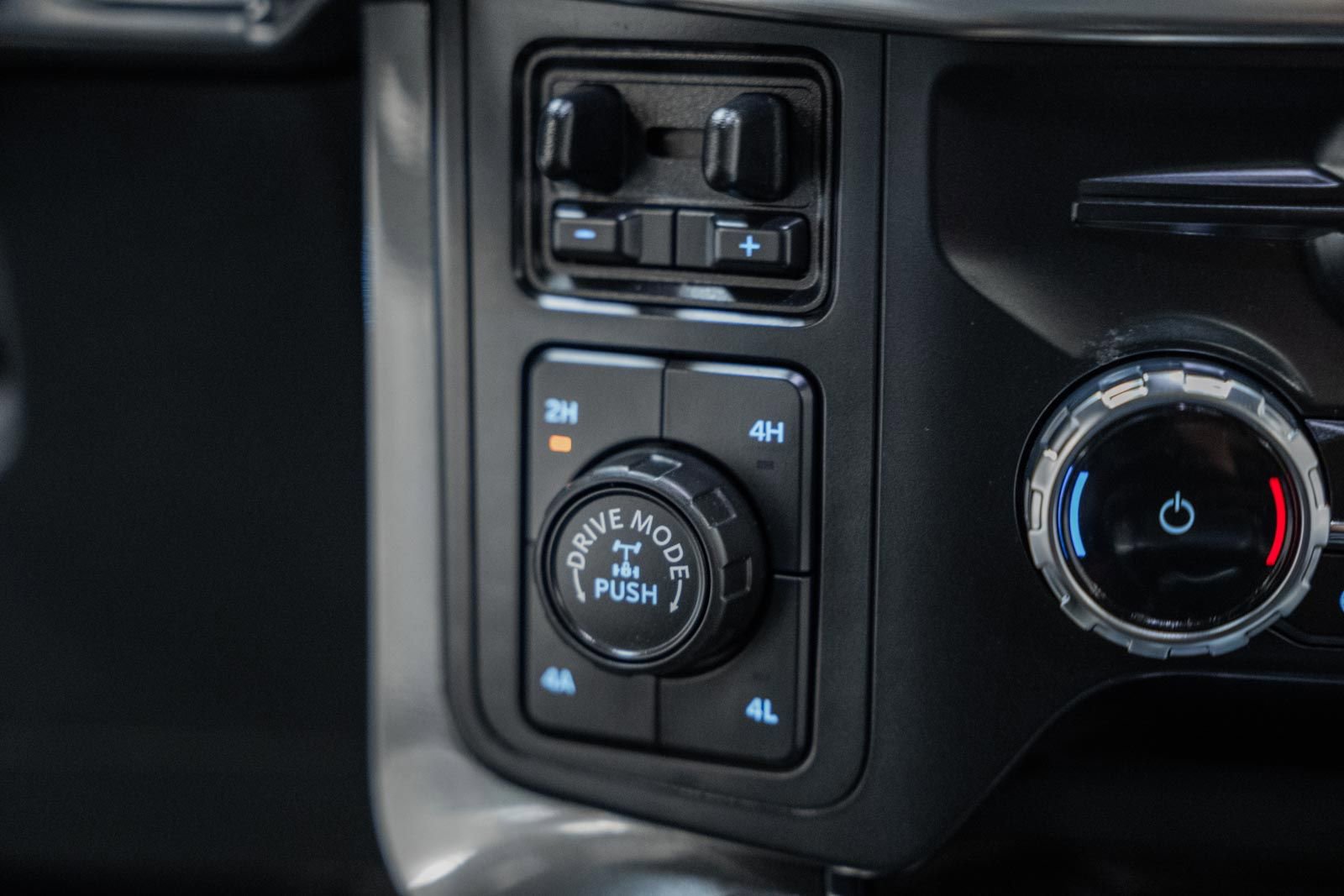 Certified 2023 Ford F150 Lariat w/ Equipment Group 502A High image 31