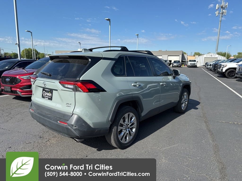 Used 2022 Toyota RAV4 XLE Premium AWD/4WD image 6
