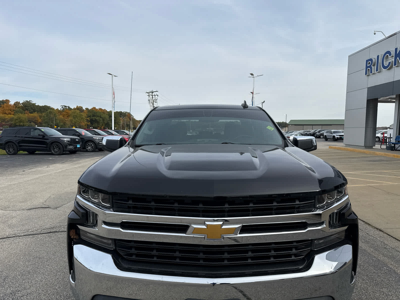 Used 2022 Chevrolet Silverado 1500 LT AWD/4WD image 4