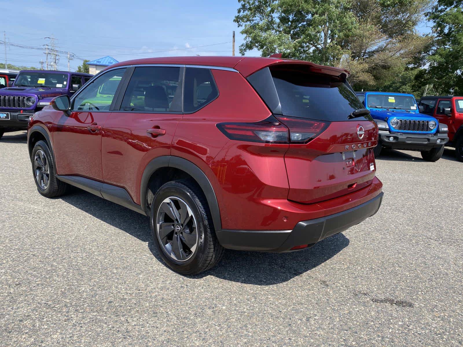 Used 2025 Nissan Rogue SV AWD/4WD image 7