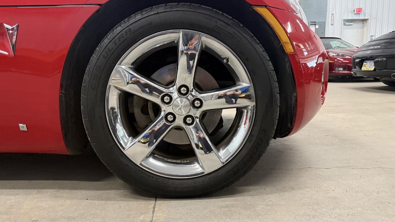 Used 2008 Pontiac Solstice Convertible w/ Premium Package RWD image 37