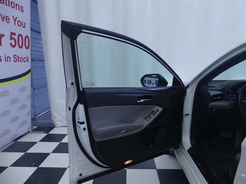 Used 2019 Toyota Avalon XSE w/ All Weather Liner Package FWD image 24