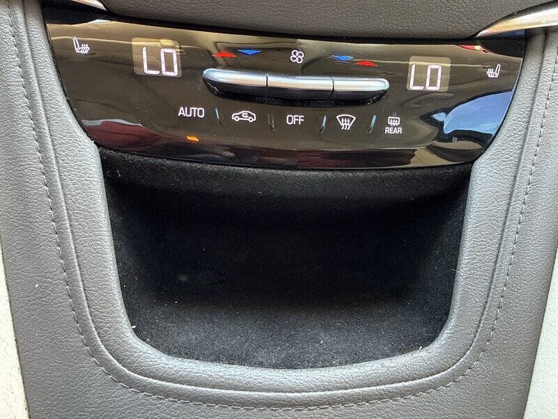 Used 2018 Cadillac XT5 Luxury w/ Driver Awareness Package FWD image 31
