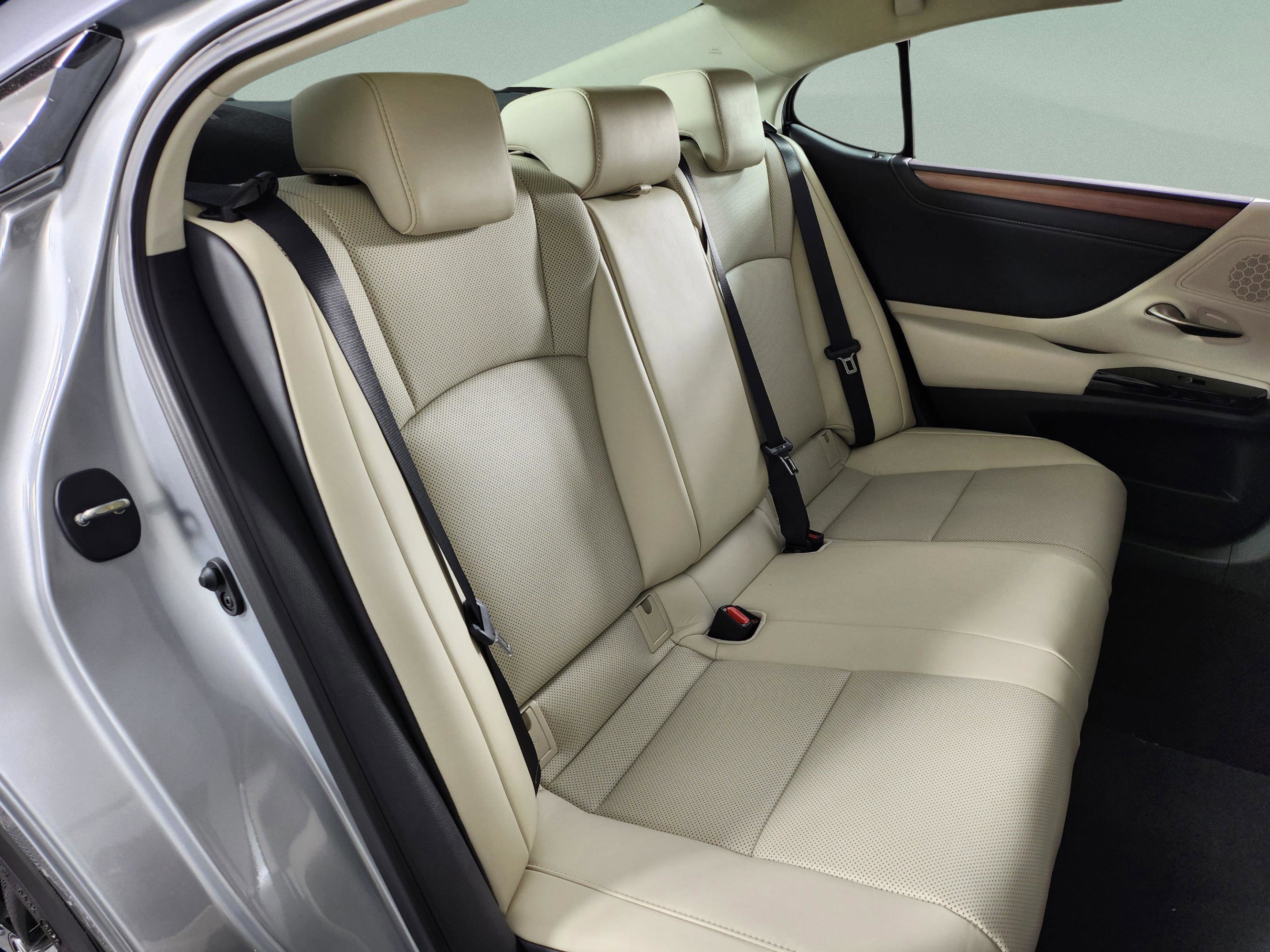 New 2025 Lexus ES 300h w/ Premium Package image 33