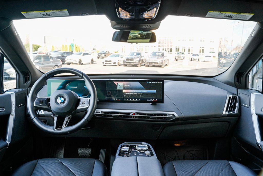 Used 2025 BMW iX xDrive50 image 11