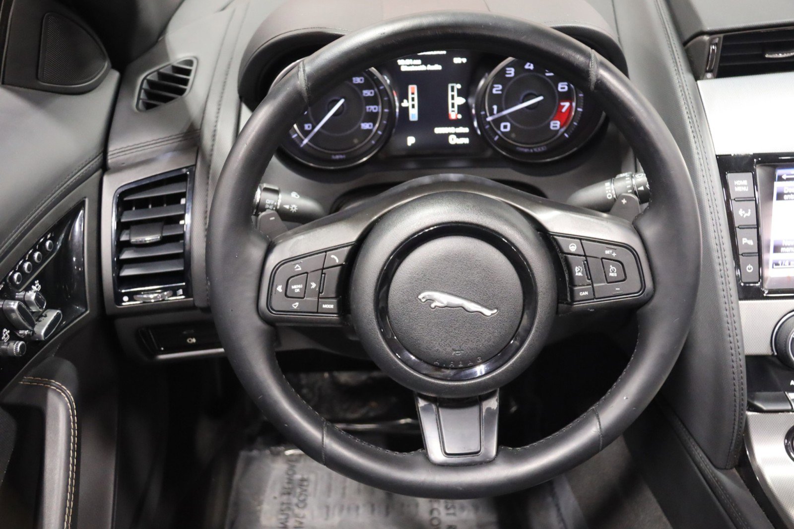 Used 2014 Jaguar F-TYPE Convertible image 43